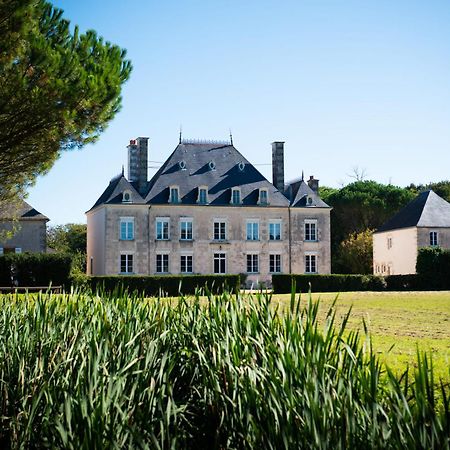 Domaine De La Briouse Bed & Breakfast Sanxay Bagian luar foto