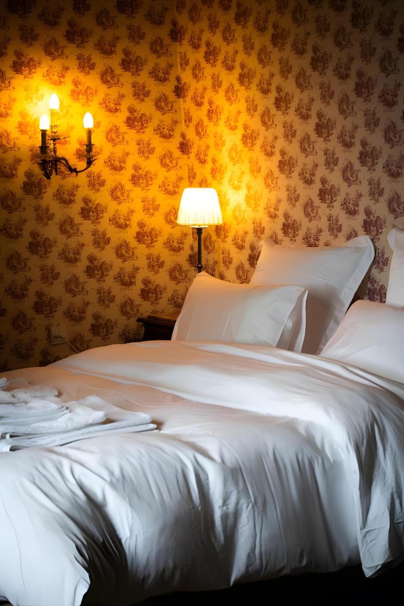 Domaine De La Briouse Bed & Breakfast Sanxay Bagian luar foto
