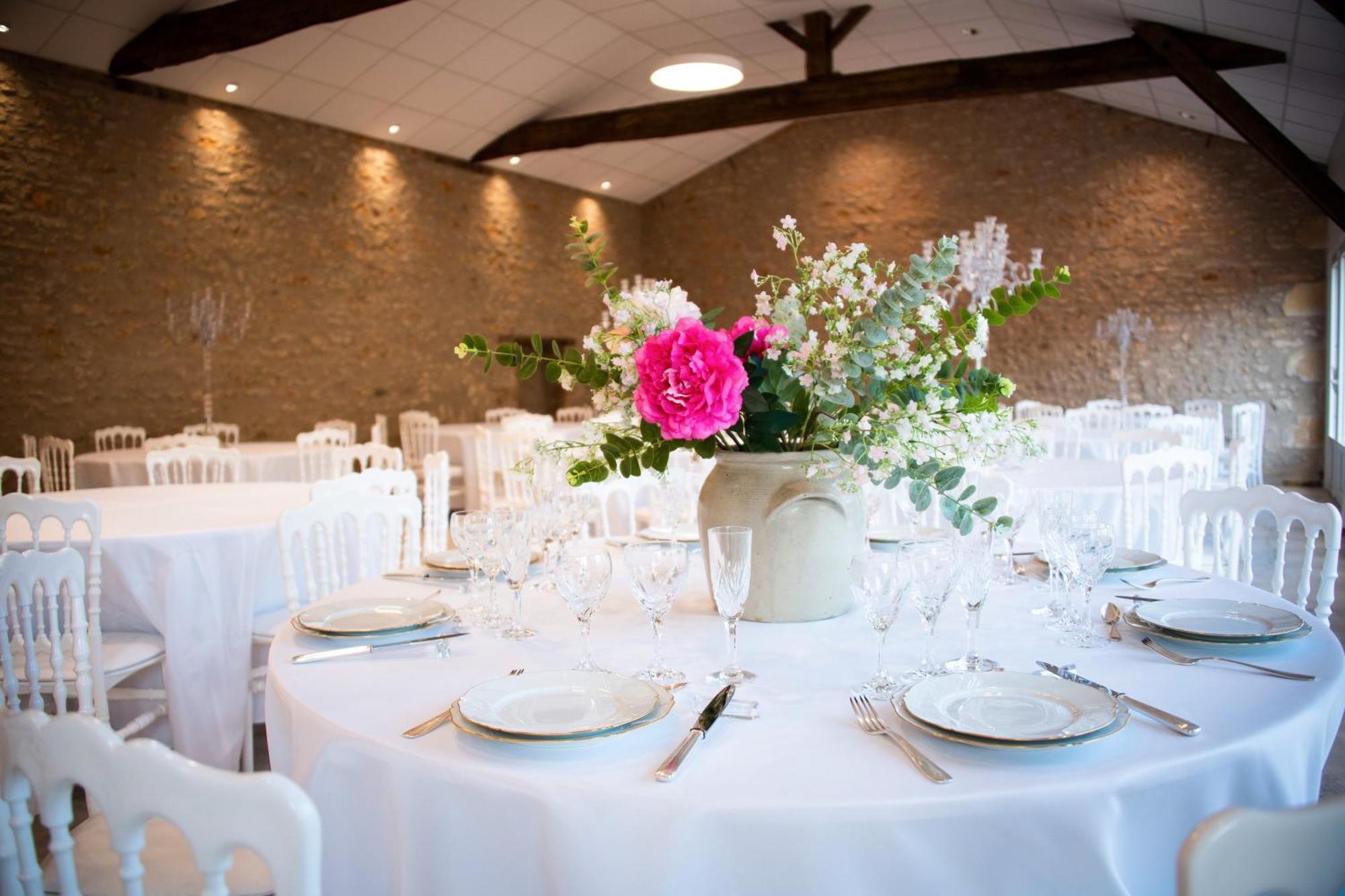 Domaine De La Briouse Bed & Breakfast Sanxay Bagian luar foto