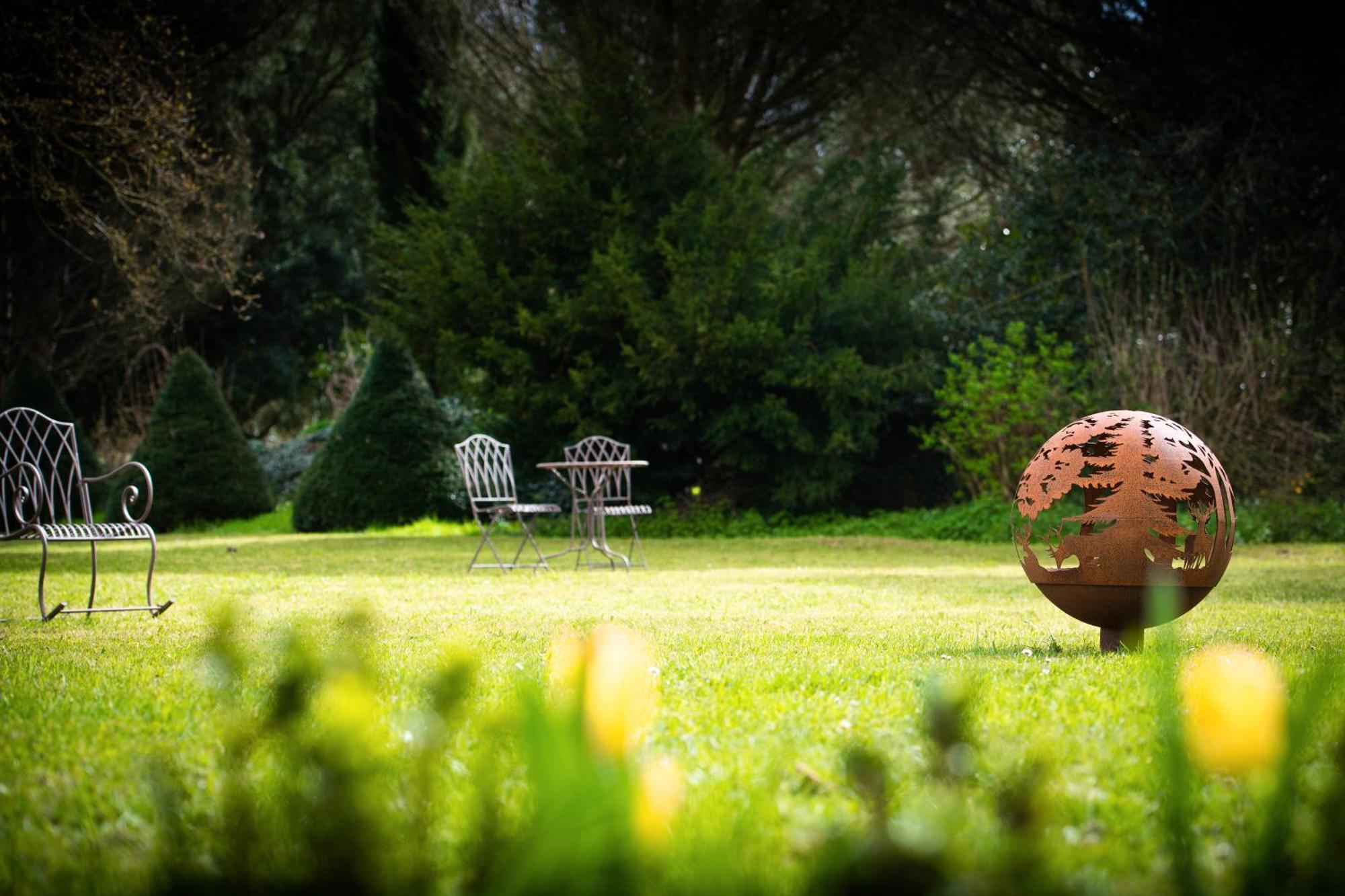 Domaine De La Briouse Bed & Breakfast Sanxay Bagian luar foto