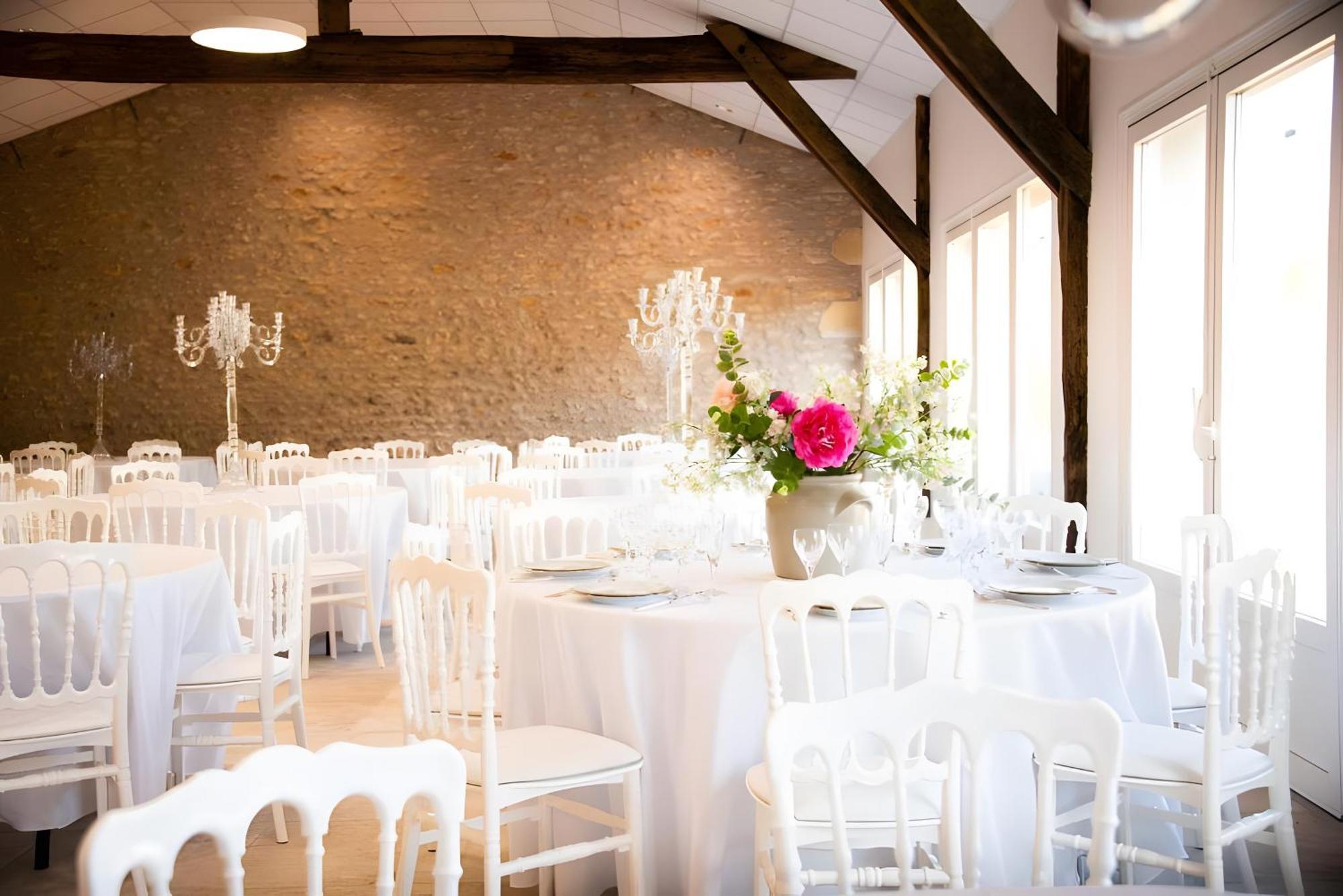 Domaine De La Briouse Bed & Breakfast Sanxay Bagian luar foto